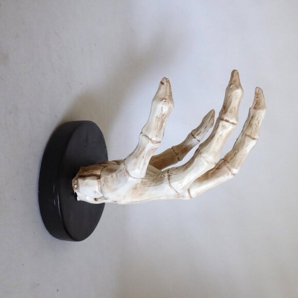 NEW HALLOWEEN GOTHIC SKELETON HAND WALL HOOK HANGING SCULPTURE - Picture 3 of 7